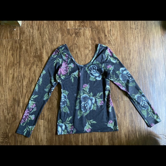 Lululemon floral long sleeve size M - Picture 3 of 5